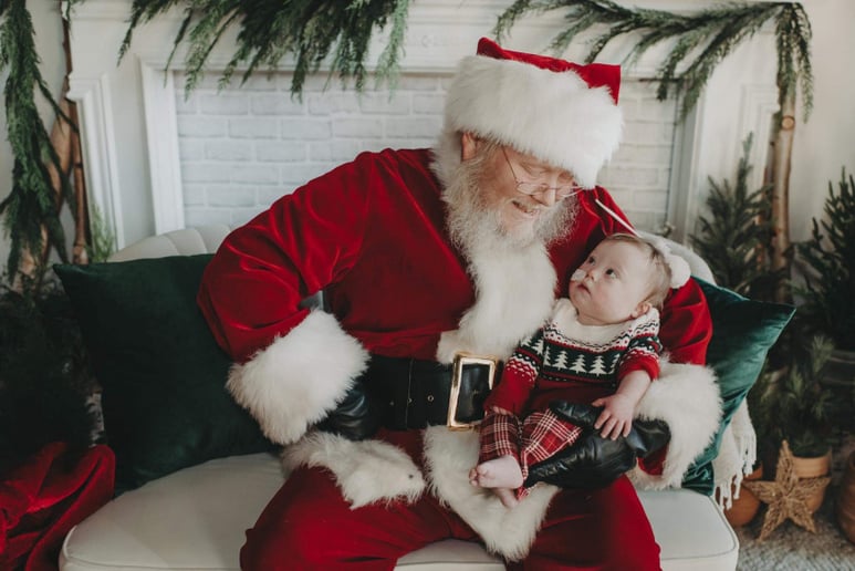 Gallery photo 2 of Santa Shawn