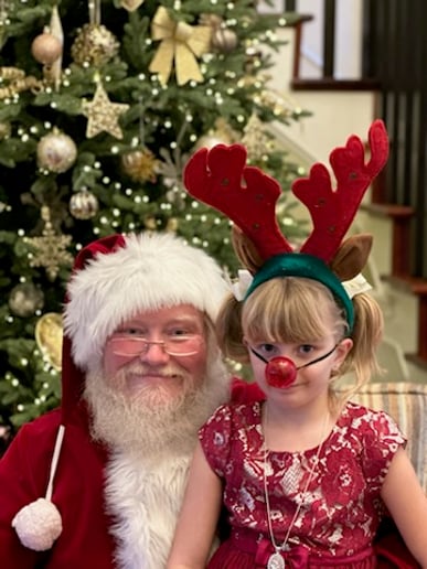 Gallery photo 3 of Santa Shawn