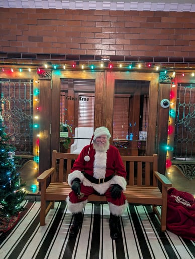 Gallery photo 7 of Santa Shawn