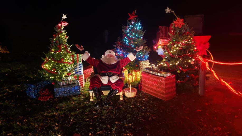 Gallery photo 14 of Santa Dave Hastings