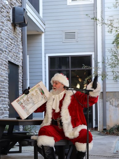 Gallery photo 6 of Santa Kris Kringle