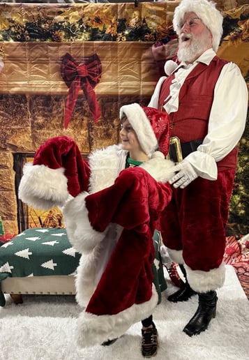 Gallery photo 9 of Santa Kris Kringle