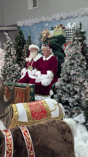 Gallery photo 3 of Santa Nic and Mrs.Claus