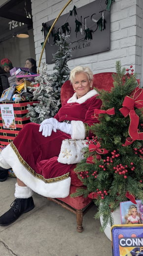 Gallery photo 9 of Santa Nic and Mrs.Claus