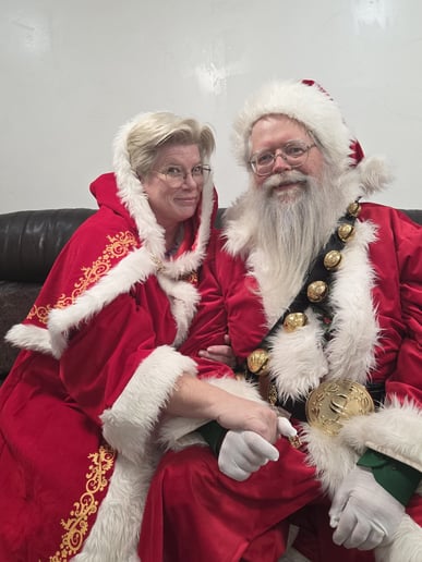 Gallery photo 9 of Santa Sean Black