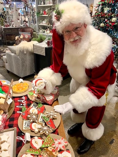 Gallery photo 11 of SantaWNC aka Santa Joe!