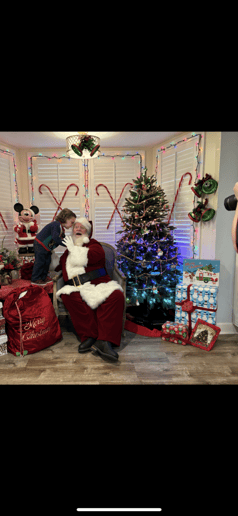 Gallery photo 3 of Santy Santa Pete