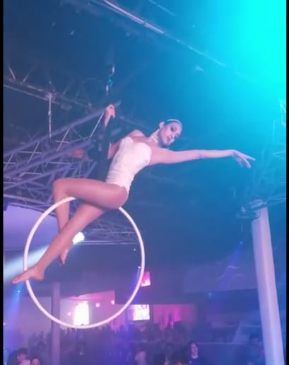 Gallery photo 54 of Sanya Ismail - Aerialist