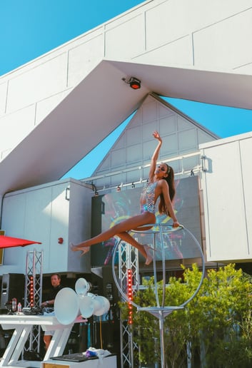 Gallery photo 20 of Sanya Ismail - Aerialist
