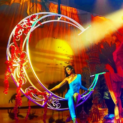 Gallery photo 17 of Sanya Ismail - Aerialist