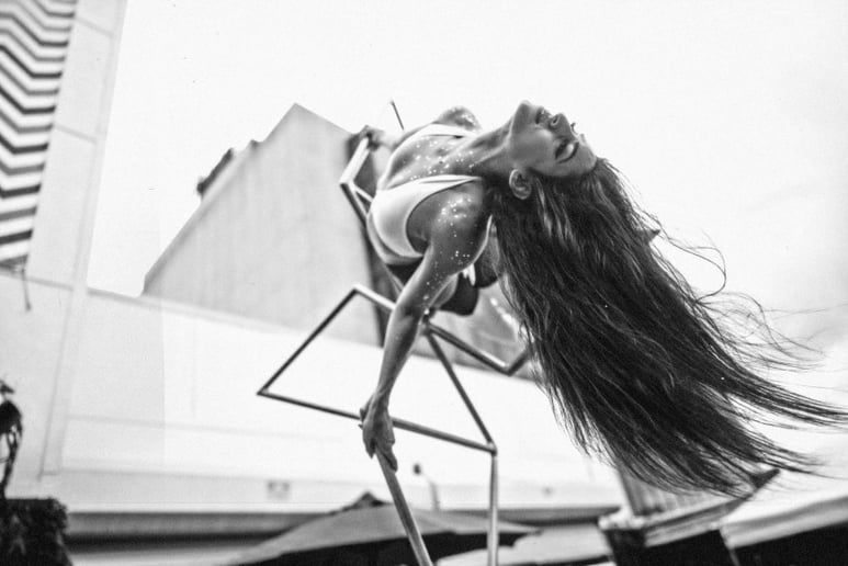 Gallery photo 40 of Sanya Ismail - Aerialist