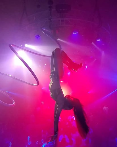Gallery photo 46 of Sanya Ismail - Aerialist