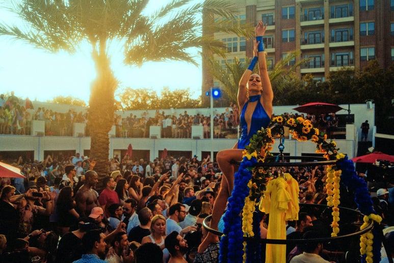 Gallery photo 50 of Sanya Ismail - Aerialist