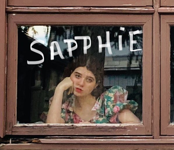 Gallery photo 3 of Sapphie