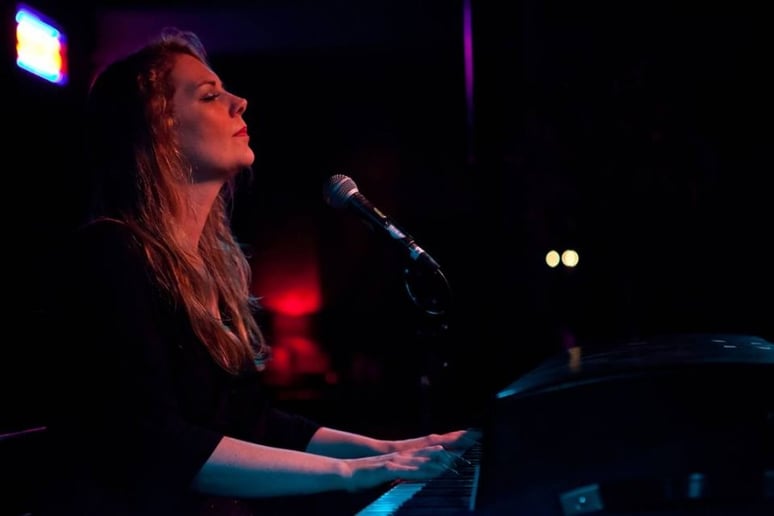 Gallery photo 1 of Sara Azriel Music