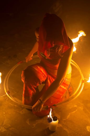 Gallery photo 1 of Sarah Sparkles of Sparkle and Burn Hoop Dance