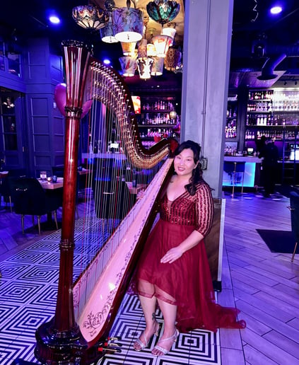 Gallery photo 1 of Sarah Thompson, Harpist