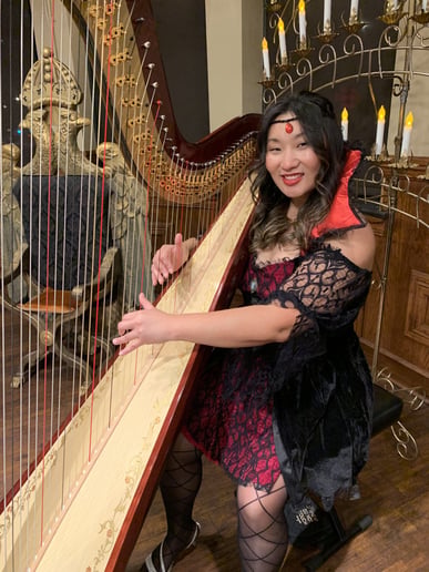 Gallery photo 10 of Sarah Thompson, Harpist