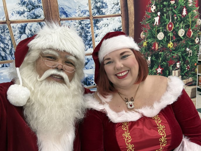 Gallery photo 1 of Saratoga Santa
