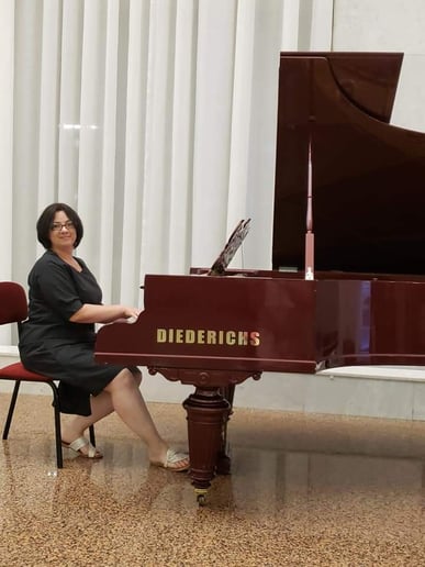 Gallery photo 5 of Sasha Stern Piano
