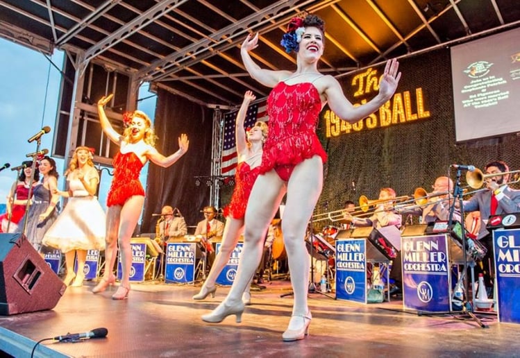 Gallery photo 3 of Satin Dollz USO Act - 1940s vocals and dance!