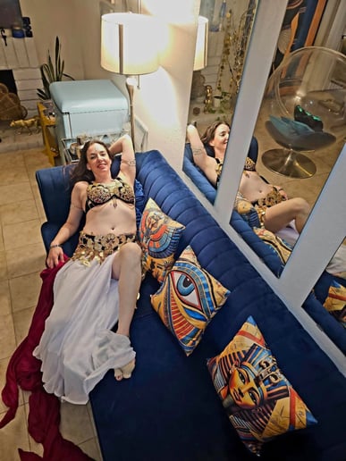 Gallery photo 4 of Savanah Senn Bellydance