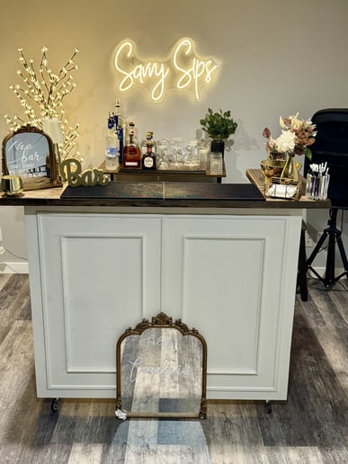 Gallery photo 4 of Savvy Sips Mobile Bar