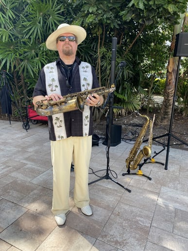 Gallery photo 1 of Sax and Song
