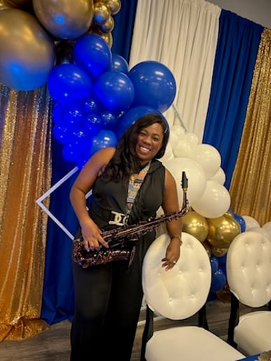 Gallery photo 1 of Saxgurl and Events