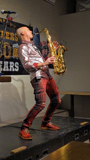 Gallery photo 8 of SaxoDance