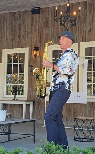 Gallery photo 3 of SaxoDance