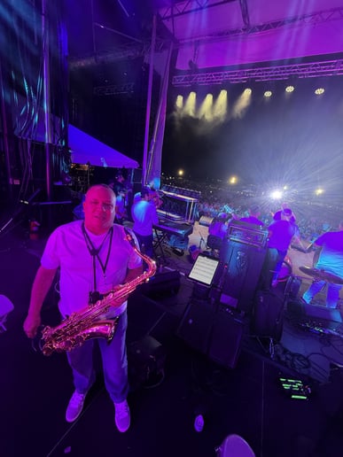 Gallery photo 10 of Saxophone Soloist