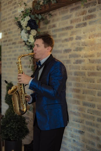 Gallery photo 2 of Saxophonist Alex Mos