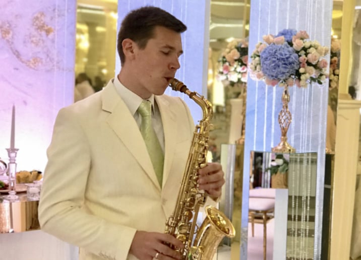 Gallery photo 5 of Saxophonist Alex Mos