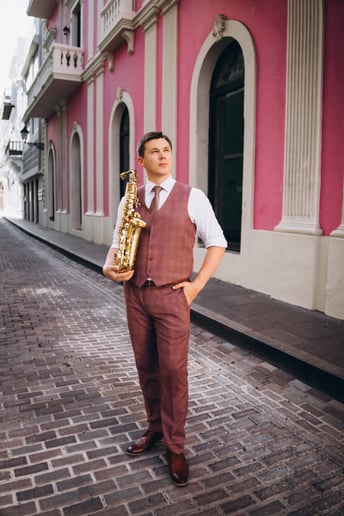 Gallery photo 10 of Saxophonist Alex Mos