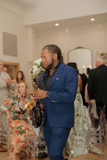 Gallery photo 4 of Saxophonist Kelvin Evans