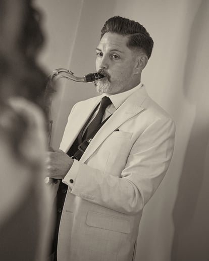 Gallery photo 2 of SaxyMusic Entertainment