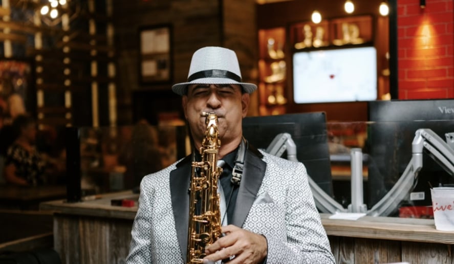 Gallery photo 1 of Saxytime with Mike D.