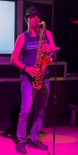 Gallery photo 7 of Saxytime with Mike D.