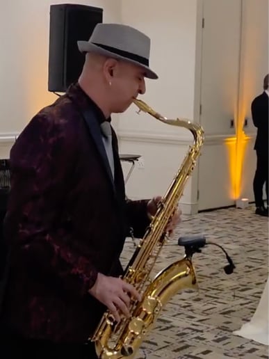 Gallery photo 9 of Saxytime with Mike D.