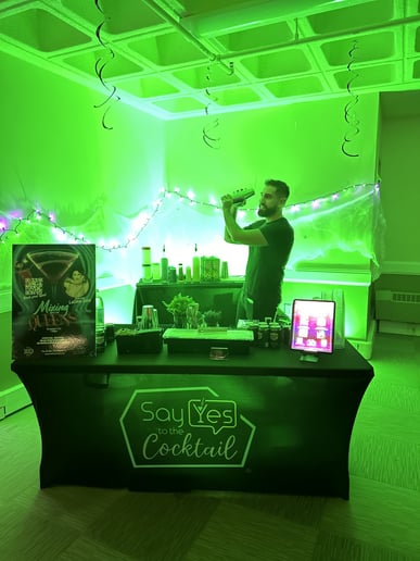 Gallery photo 5 of Say Yes to the Cocktail