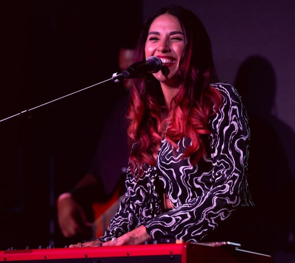 Gallery photo 2 of Scarlett Brais - Vocalist/Pianist