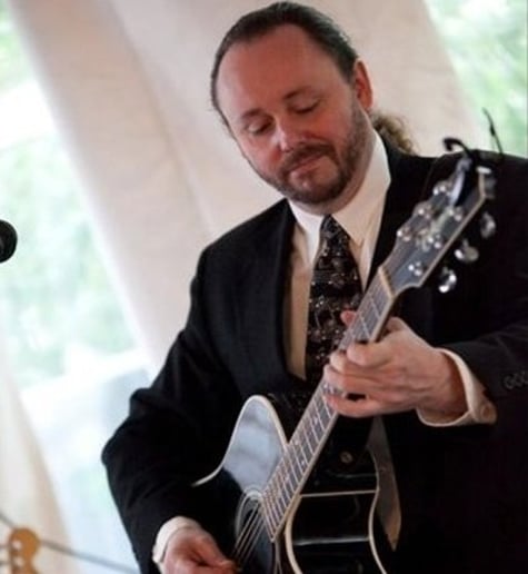 Gallery photo 1 of Scott Logan Solo Act