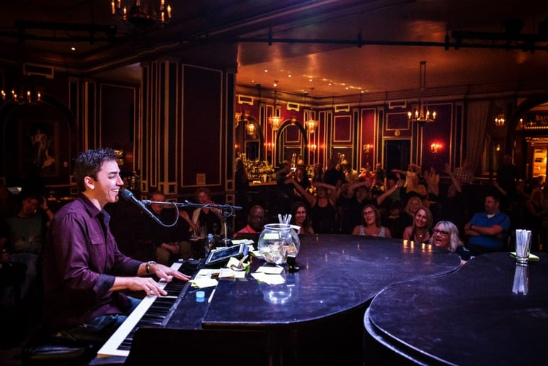 Gallery photo 1 of Scott Nicholson Piano Entertainment