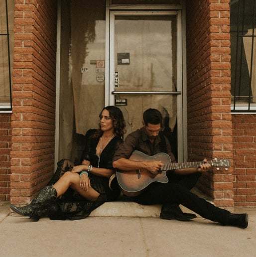 Gallery photo 1 of Scott & Sabrina