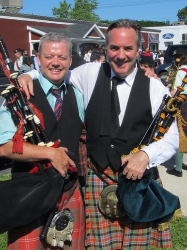 Gallery photo 8 of Scottish Bagpiper