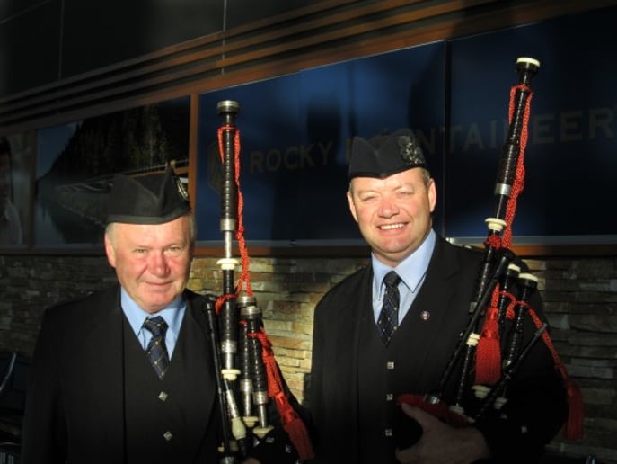 Gallery photo 6 of Scottish Bagpiper