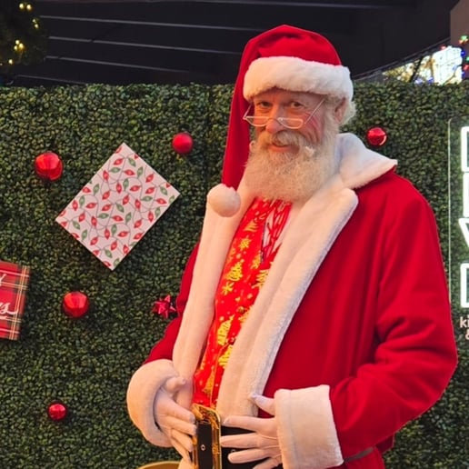 Gallery photo 3 of Scottsdale Santa