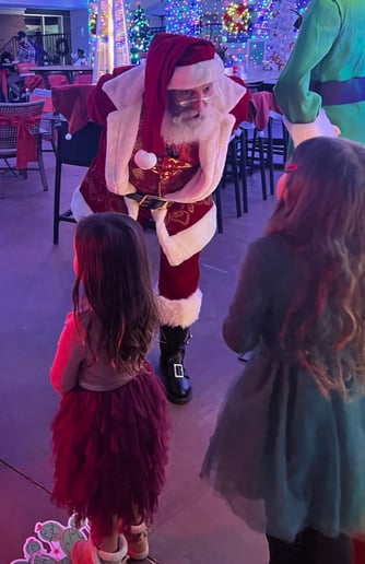Gallery photo 4 of Scottsdale Santa