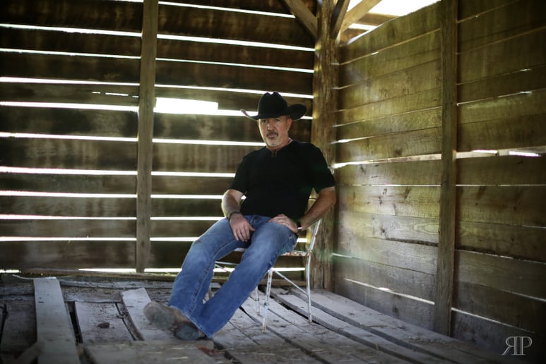Gallery photo 3 of Sean Carson Country Music